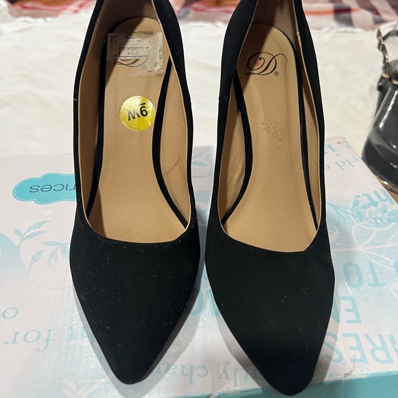 Black faux suede heels 9W - Picture 1 of 3